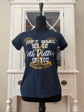 Navy Short-Sleeve Graphic Tee with Gold Print by Beth Dutton